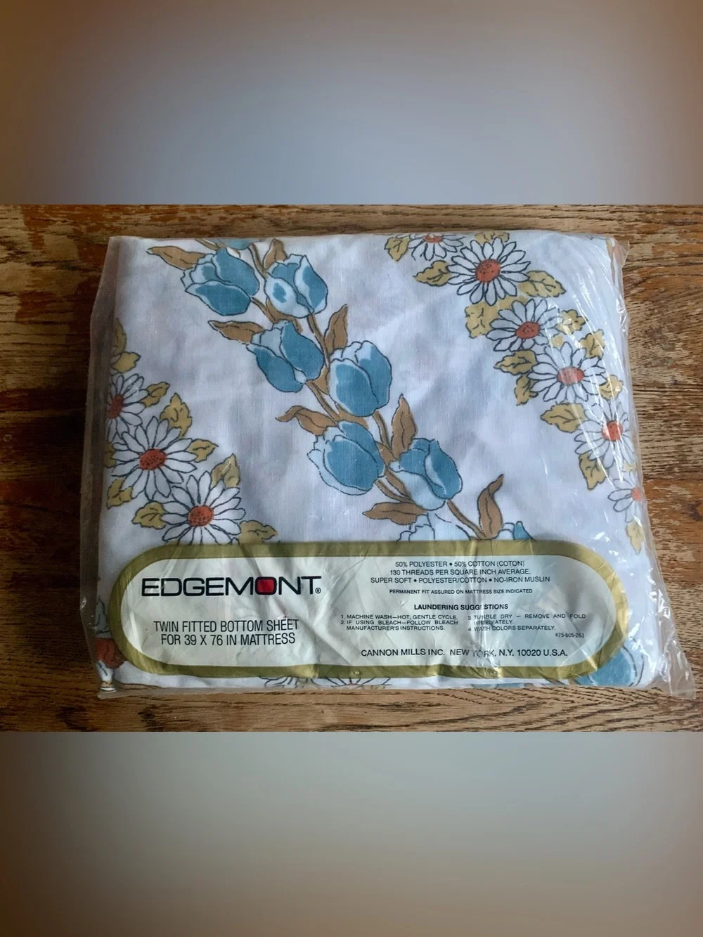 Edgemont Twin Fitted Sheet Vintage Daisy Daffodil Floral Design Made in USA NIP